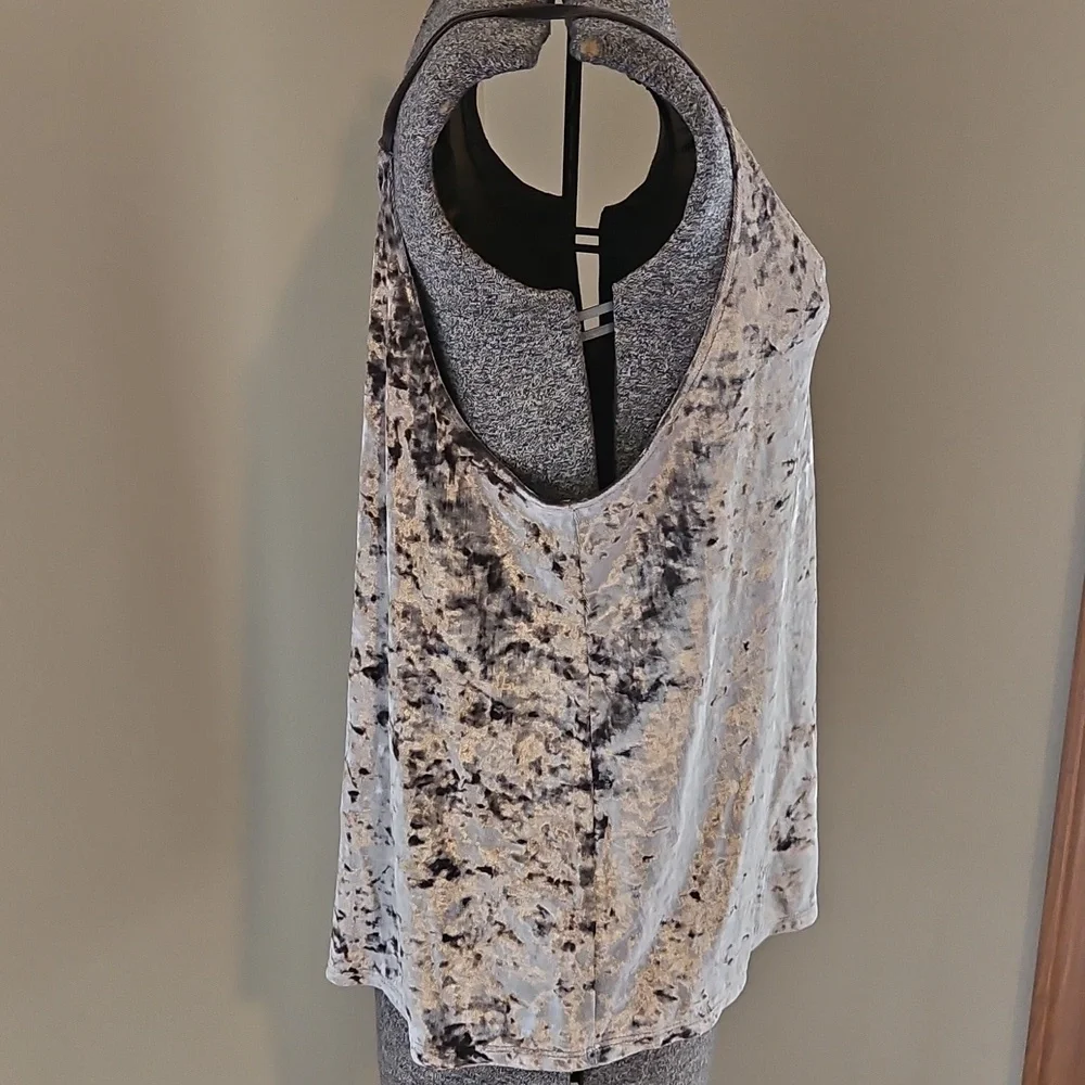 American Eagle Outfitters velour tank - Picture 5 of 6